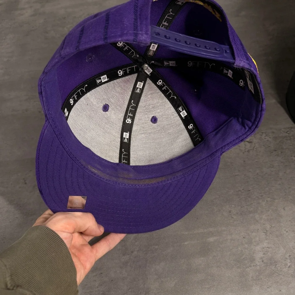 New Era LA Lakers Snapback Hat Purple Pinstripe Black Gold Alternate Cap NBA